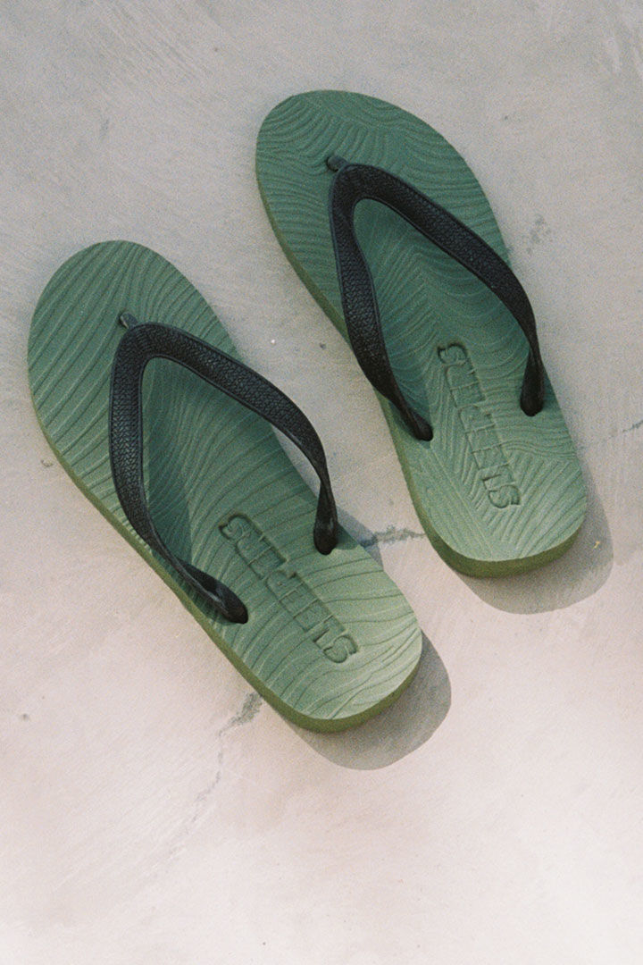 Picture of Mens Regular Flip Flops-Green