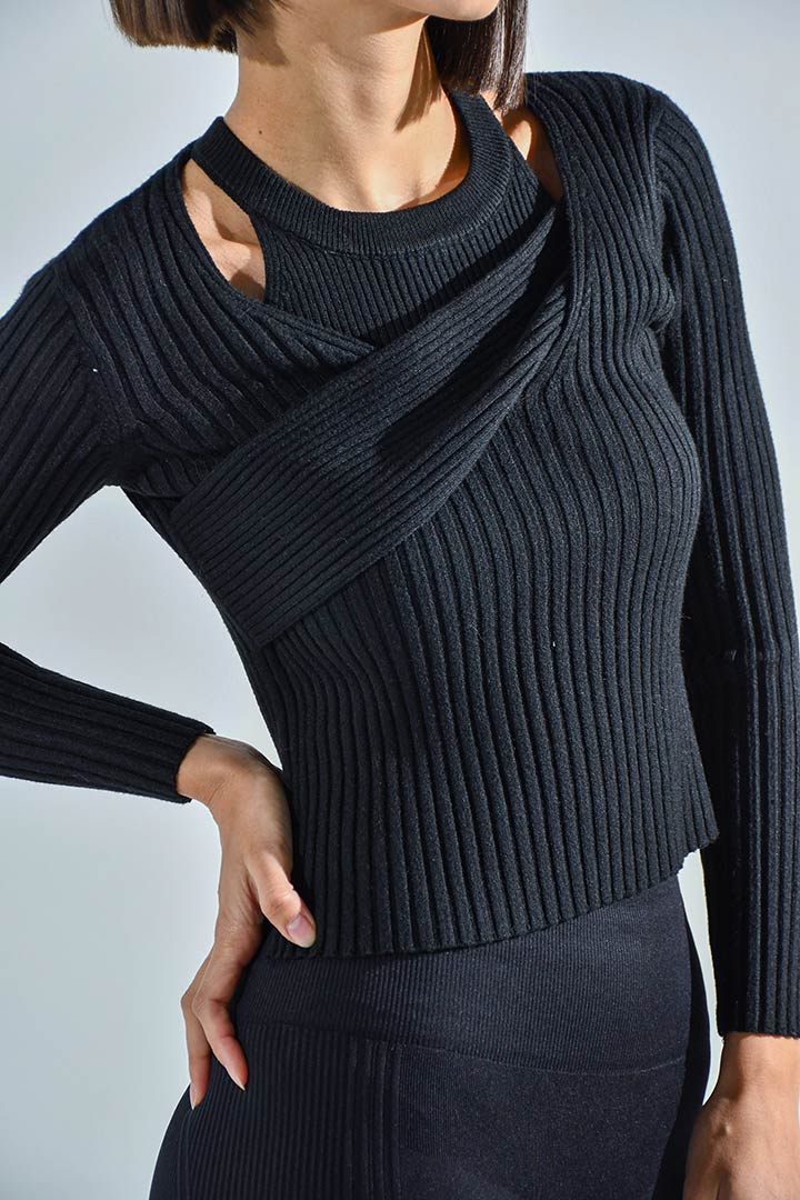 Picture of Twisted Halter Knitted Top-Black