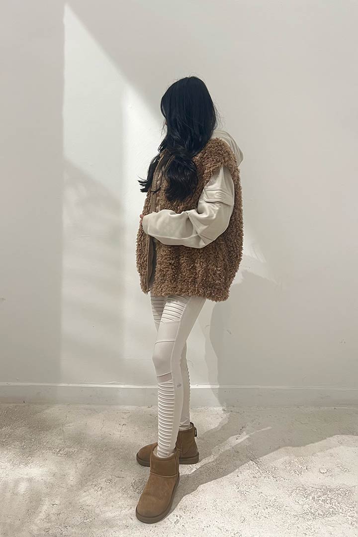 Picture of Shearling Vest-Beige