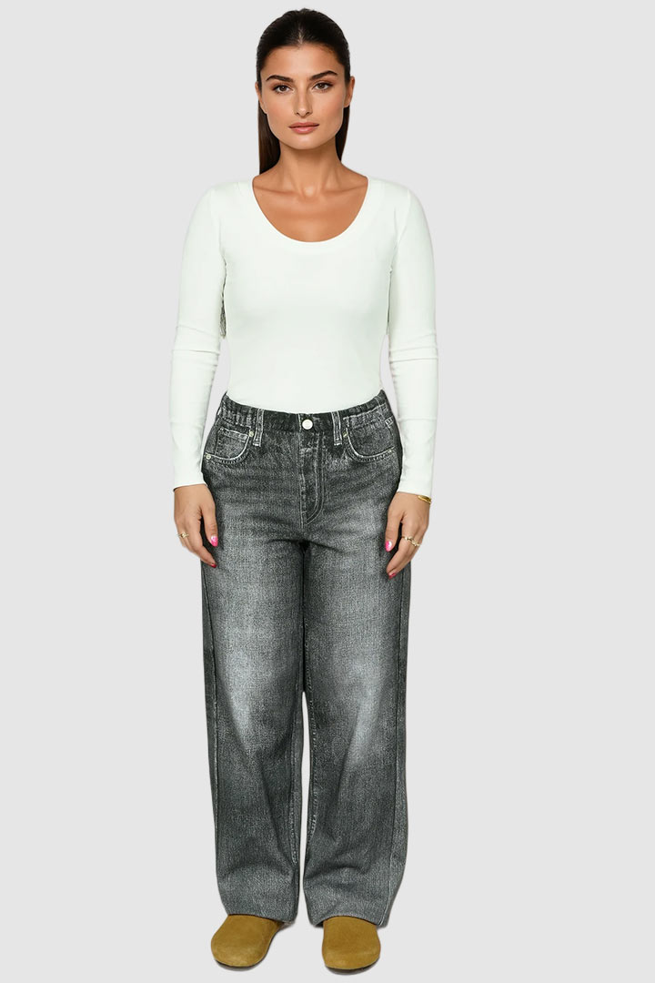 Picture of Long Sleeve Basic Theory Tee - White