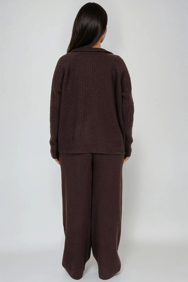 Picture of Cable Knit Set - Brown