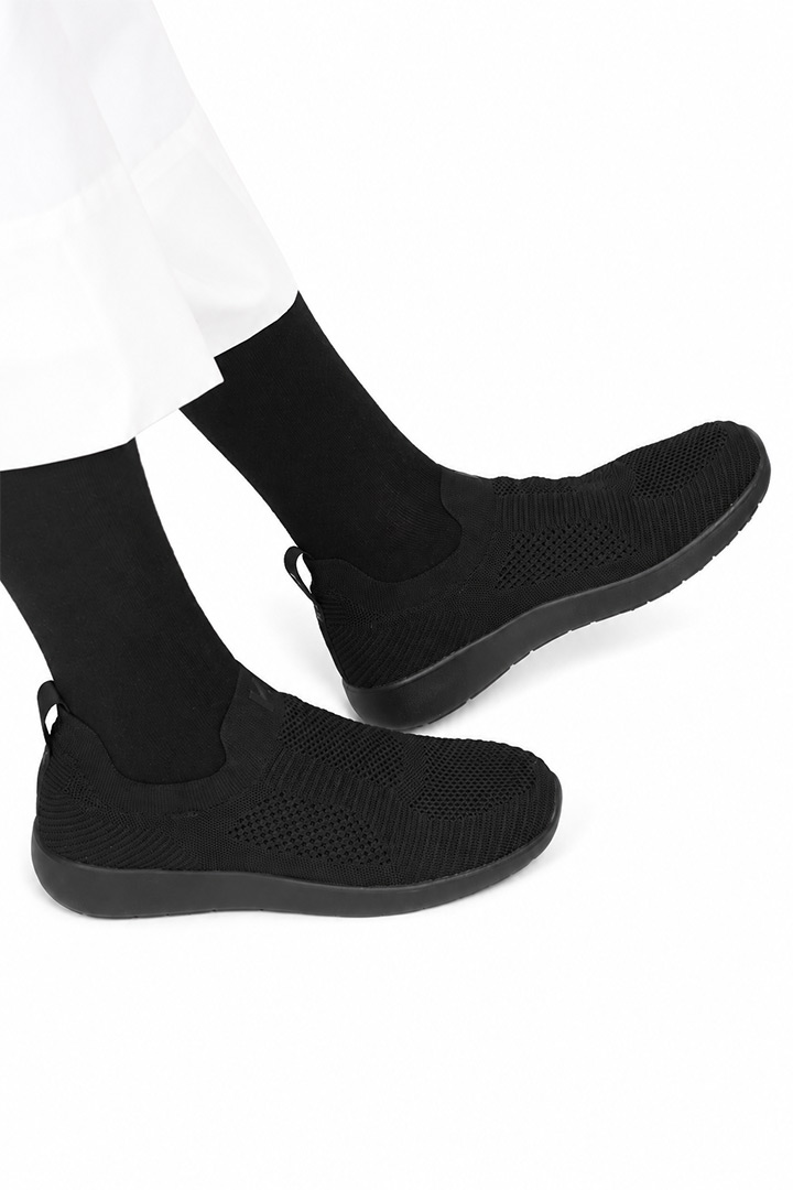 Picture of Cloud Slip On - Black on Black 